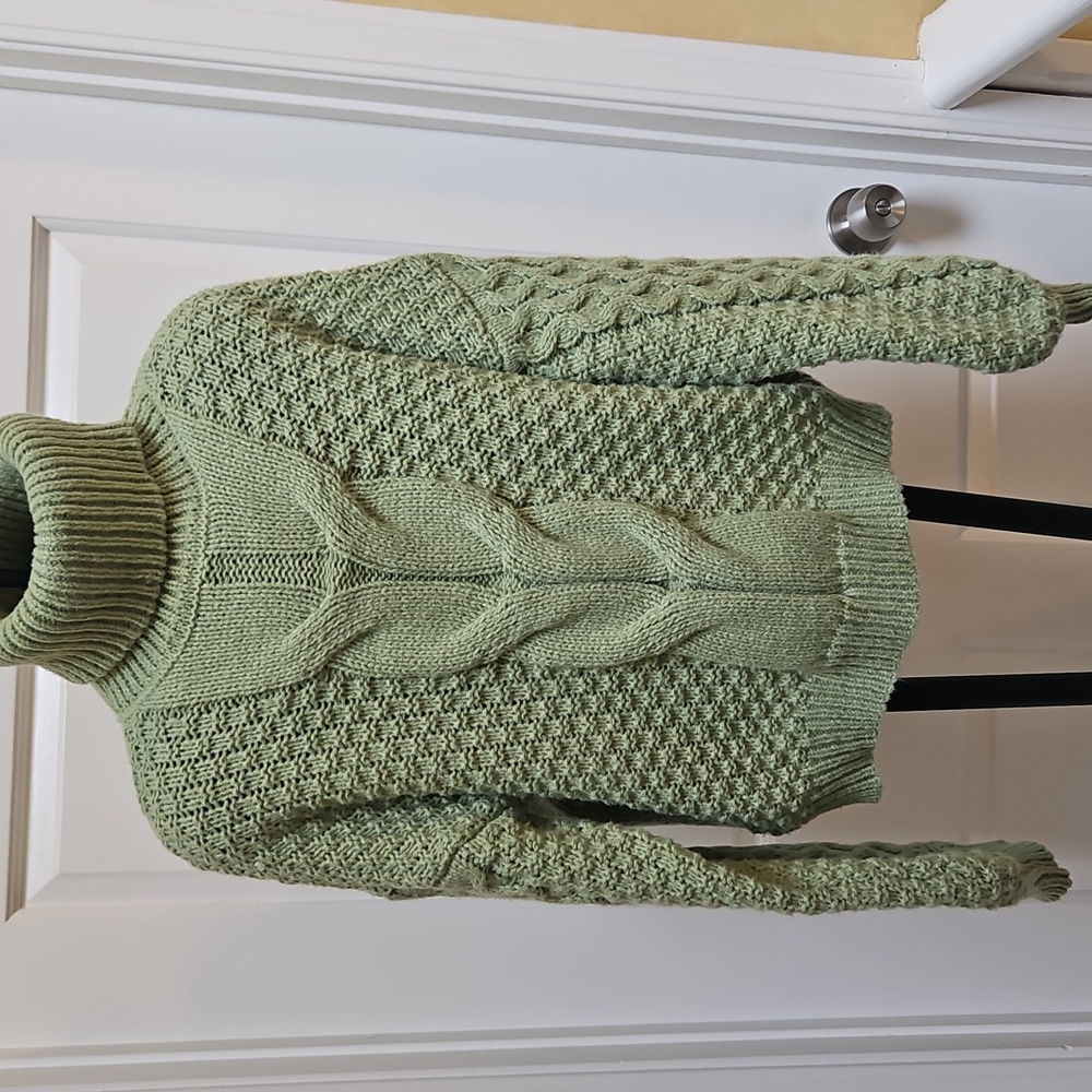WOVEN HEART Cozy Green Cable Knit Chunky Sweater - M
